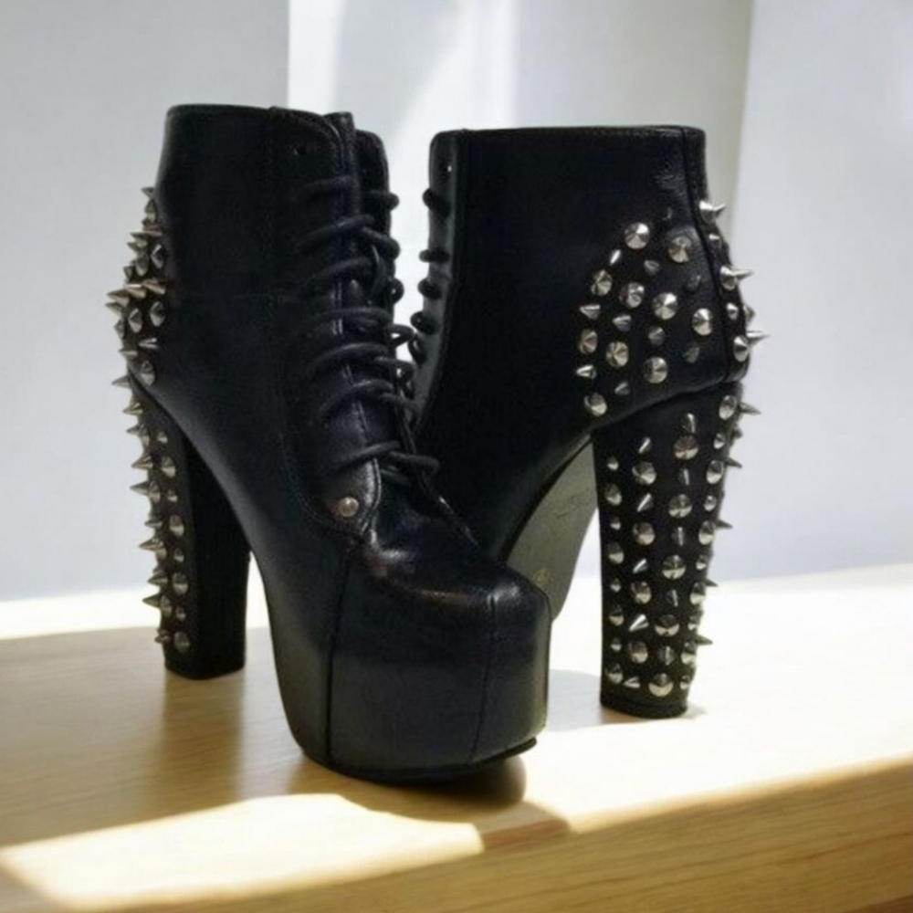 Y2K  Black Spike Platform Ankle Boots Women Goth Punk Skull Spikes Sz 6 Victoria